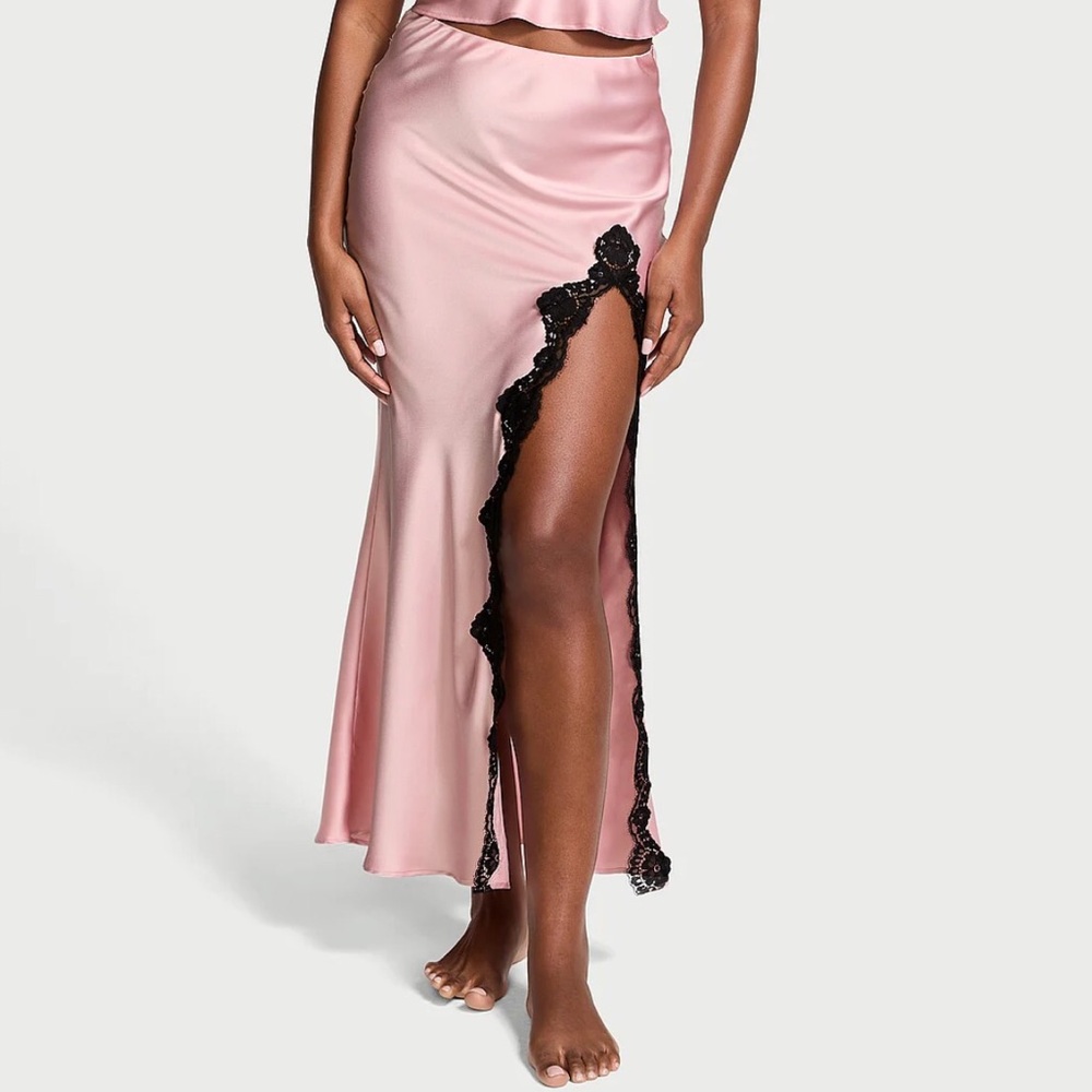 NWT Victoria’s Secret XL XXL Satin Slip Skirt Embroidery Lace Trim  Pink Cut Out